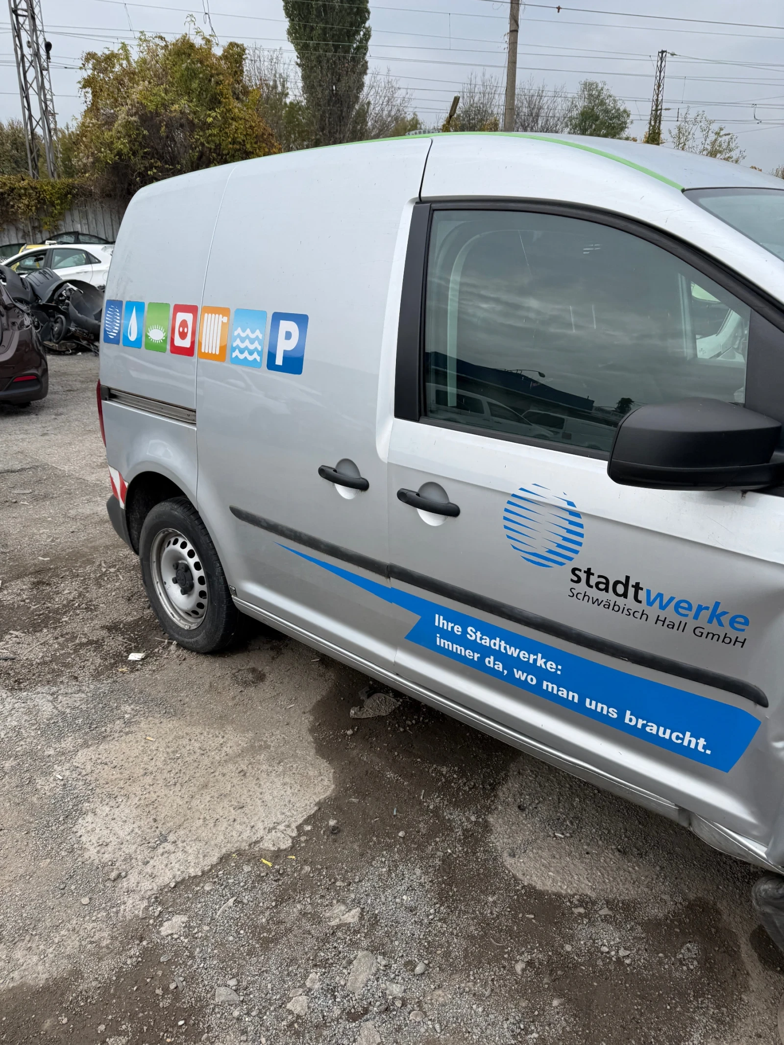 VW Caddy, снимка 4 - Автомобили и джипове - 56651552