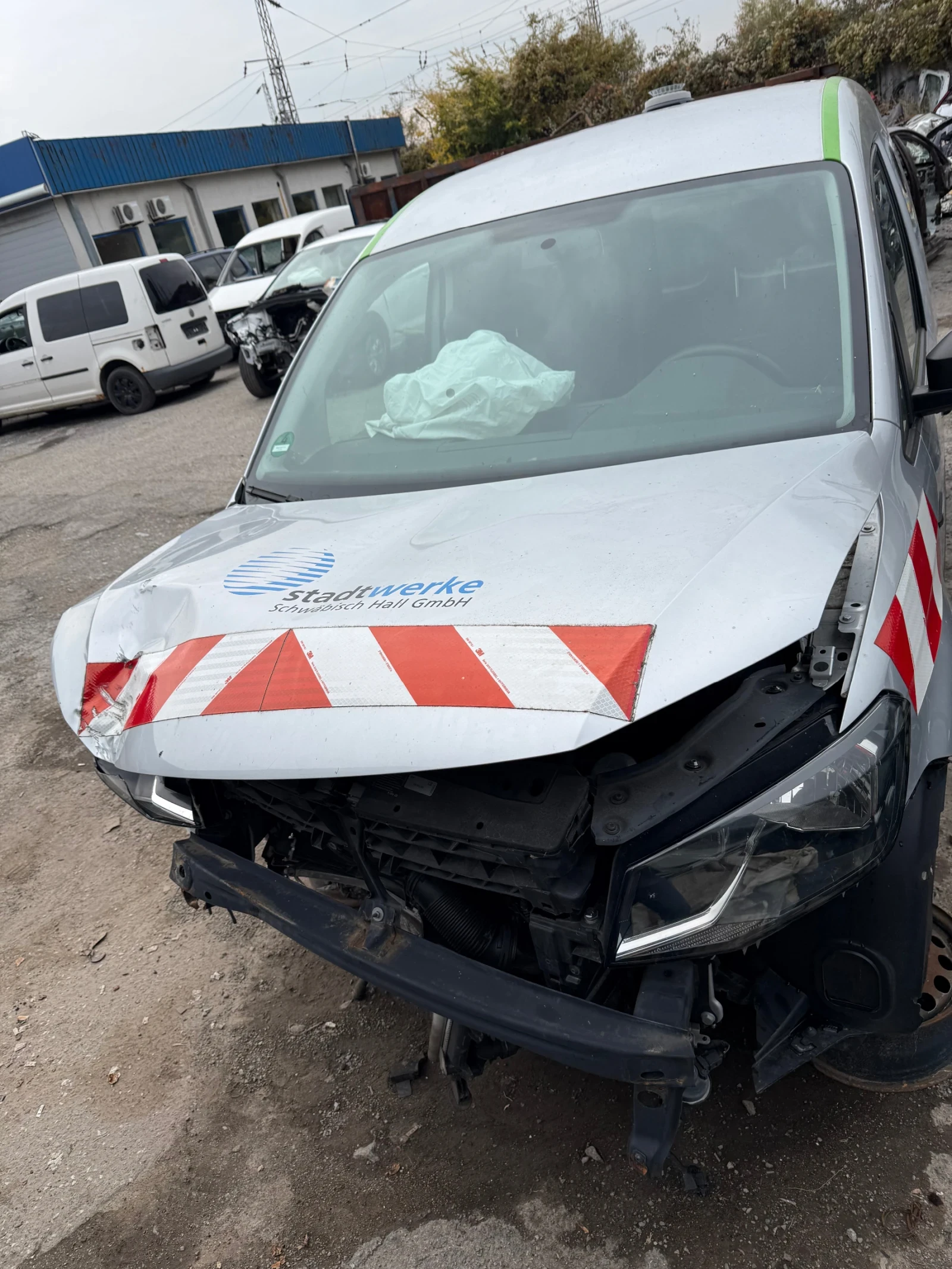 VW Caddy, снимка 2 - Автомобили и джипове - 56651552