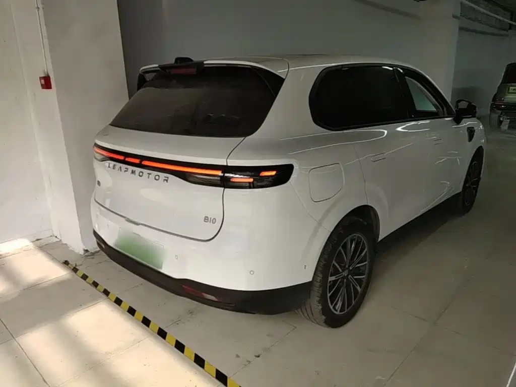 Leapmotor B10 2025 600 LiDAR Edition, снимка 2 - Автомобили и джипове - 56715726