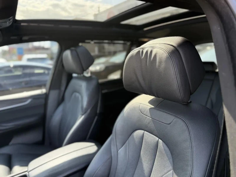 BMW X5 M Packet* Head up* Ambient* Harman Kardon* Pano* , снимка 12 - Автомобили и джипове - 52317957