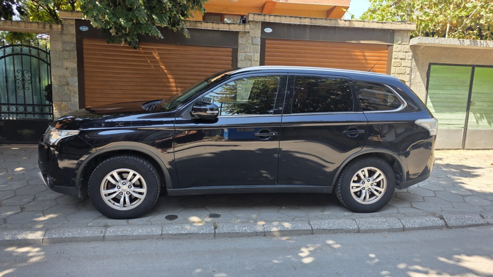 Mitsubishi Outlander Бензин/Газ, 2.0, 4WD, снимка 4 - Автомобили и джипове - 54360340