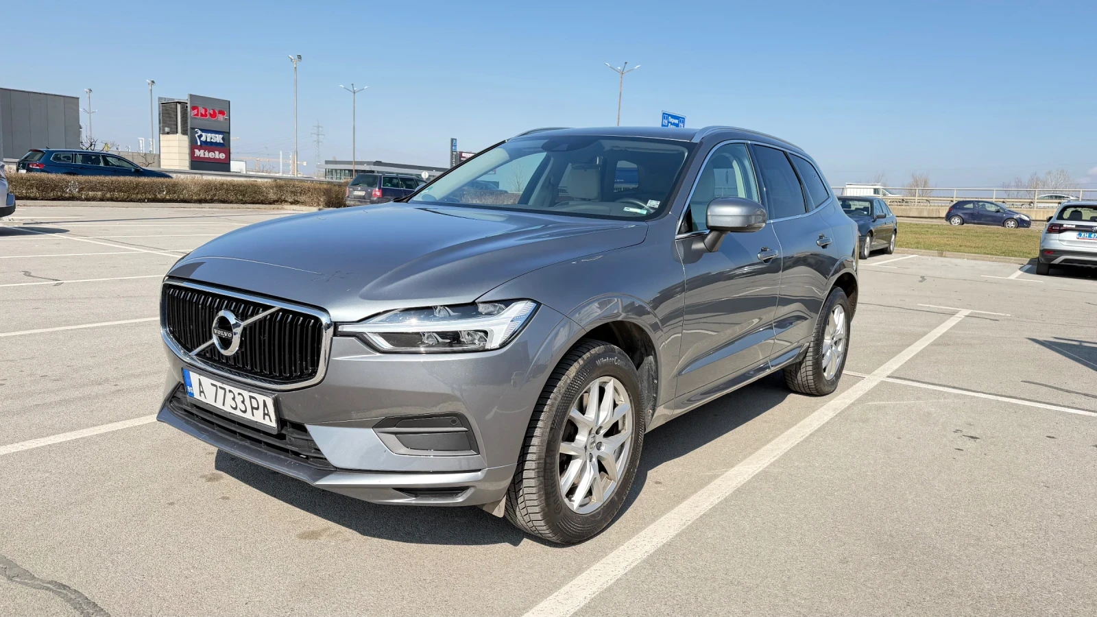 Volvo XC60 Momentum Pro