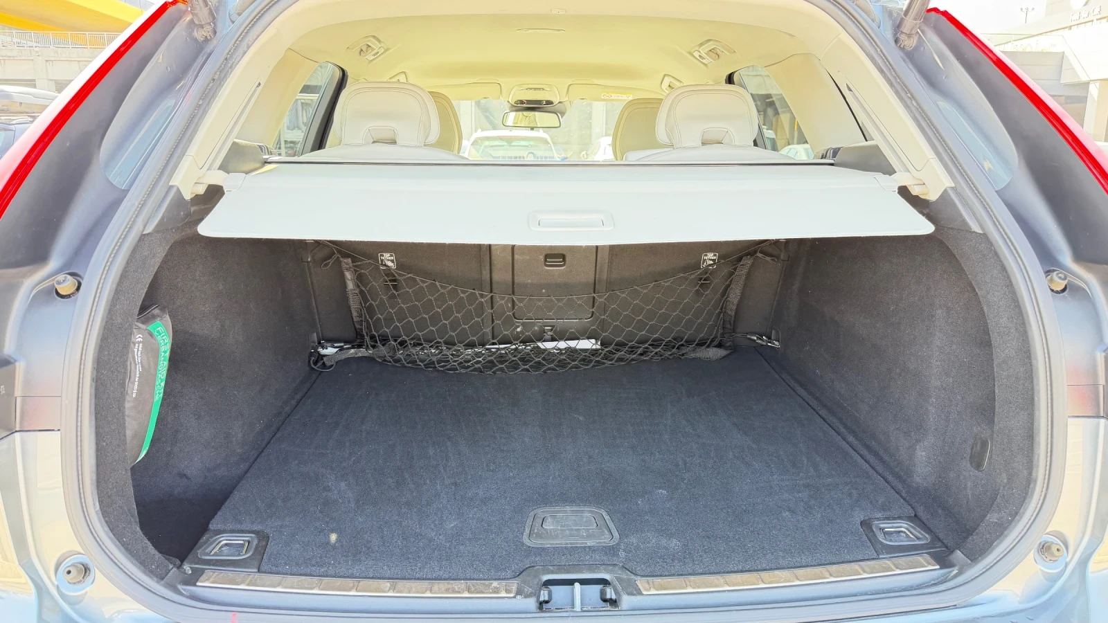 Volvo XC60 Momentum Pro, снимка 10 - Автомобили и джипове - 53755695