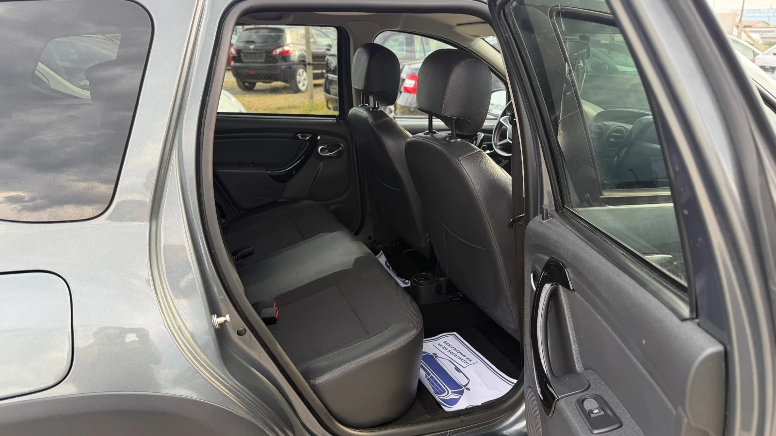 Dacia Duster 1.6 GPL * LAUREATE * EURO6B * NAVi * KAMERA, снимка 8 - Автомобили и джипове - 54260336