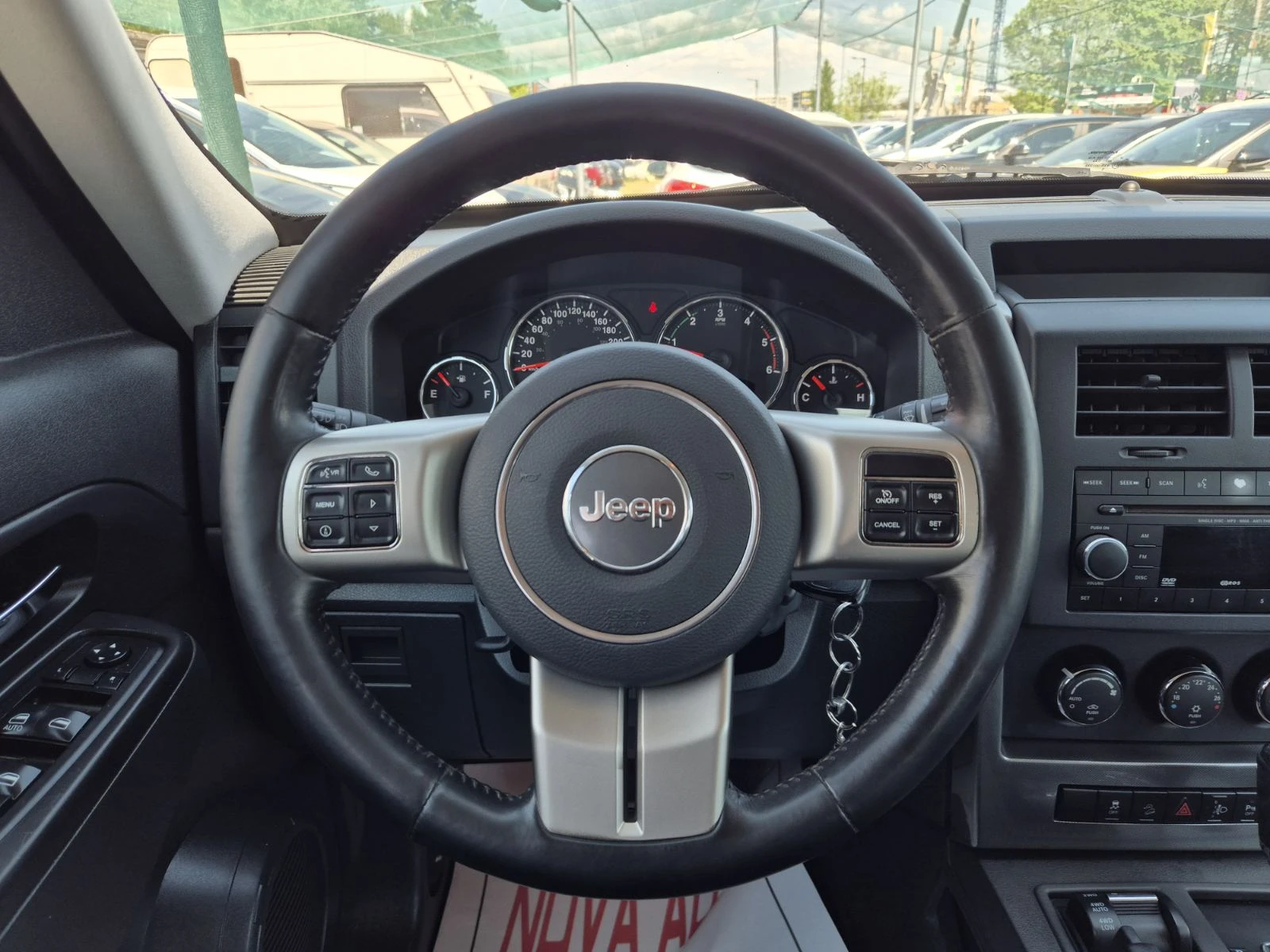 Jeep Cherokee 2.8CRDI-AUTOMATIC-4X4, снимка 9 - Автомобили и джипове - 54433988