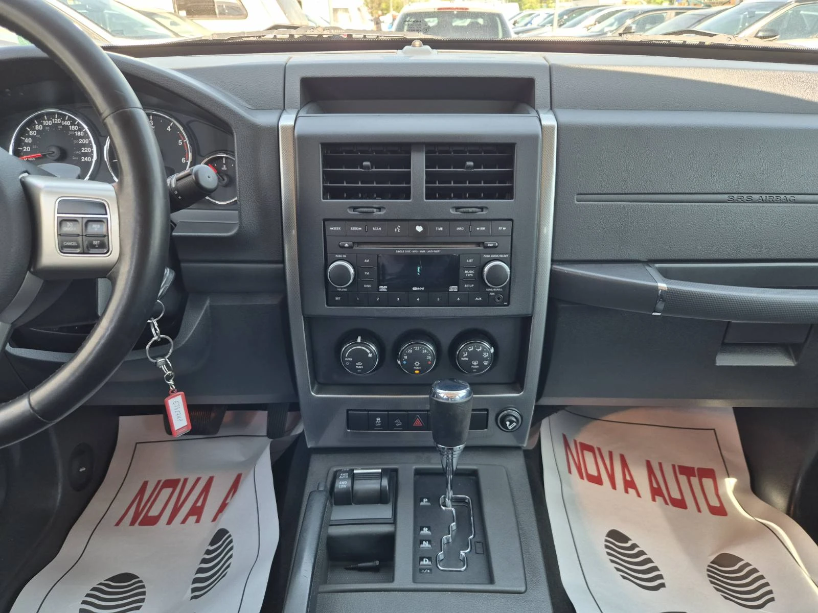 Jeep Cherokee 2.8CRDI-AUTOMATIC-4X4, снимка 10 - Автомобили и джипове - 54433988