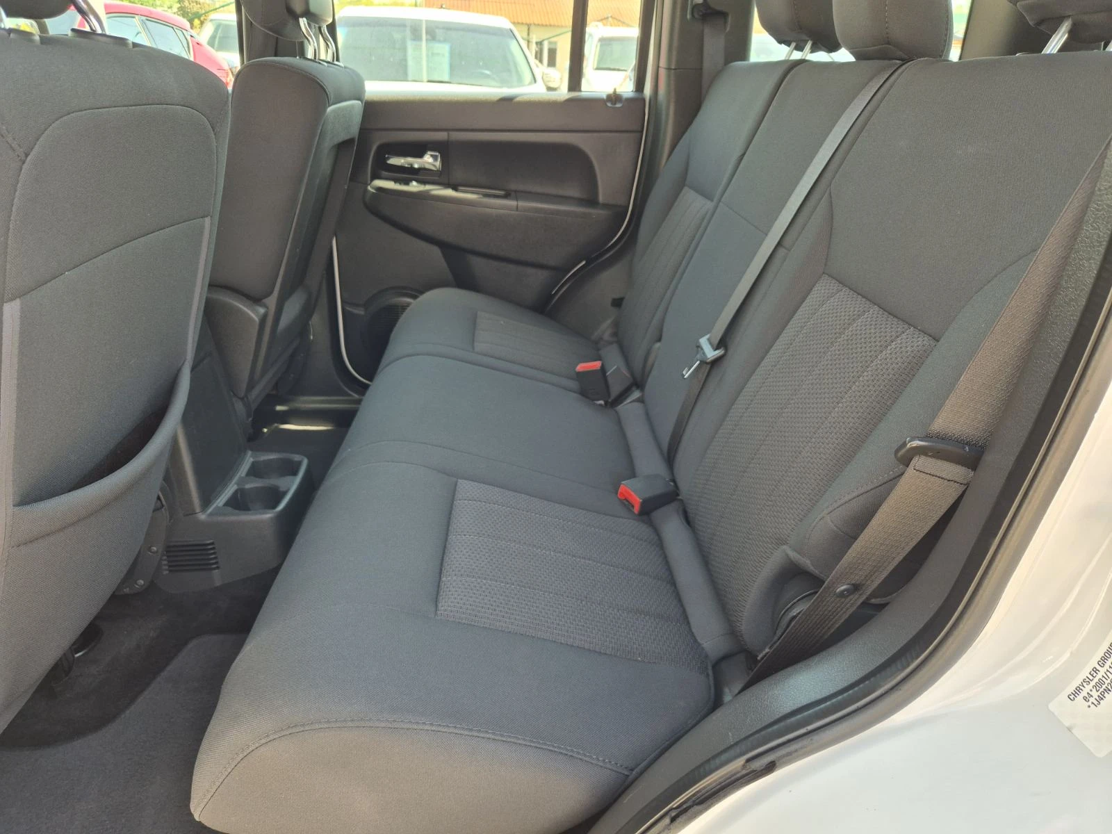 Jeep Cherokee 2.8CRDI-AUTOMATIC-4X4, снимка 14 - Автомобили и джипове - 54433988