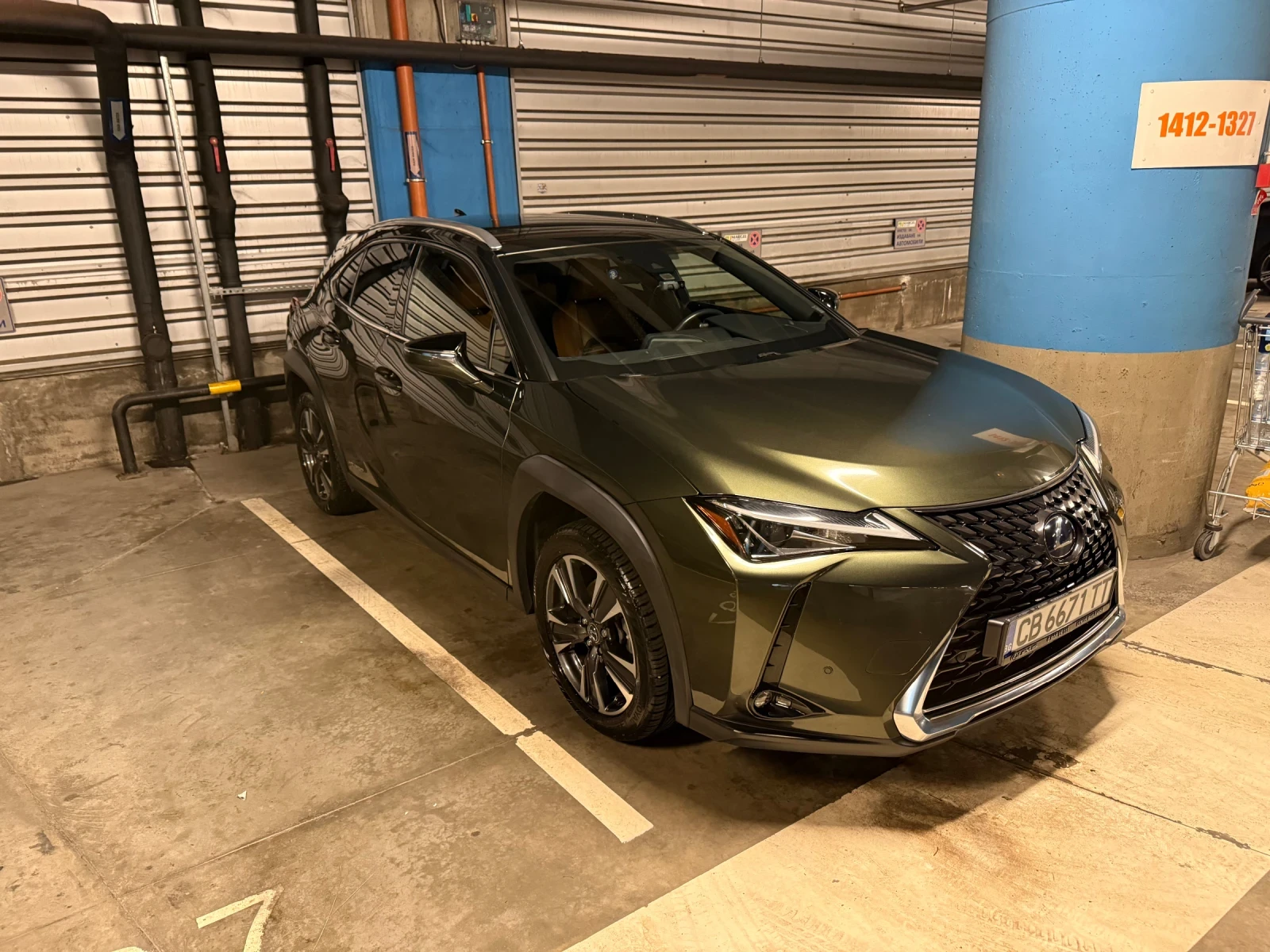 Lexus UX 250h, снимка 10 - Автомобили и джипове - 54483103