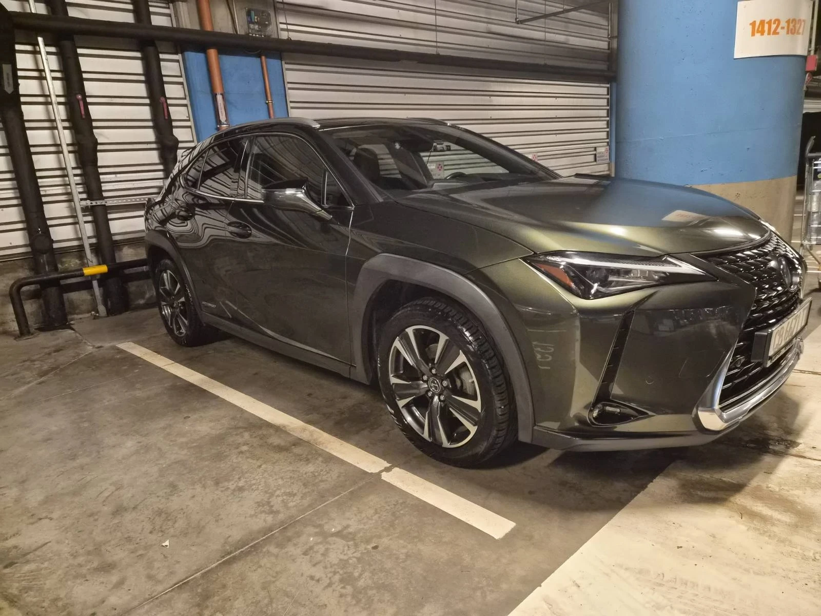 Lexus UX 250h, снимка 9 - Автомобили и джипове - 54483103