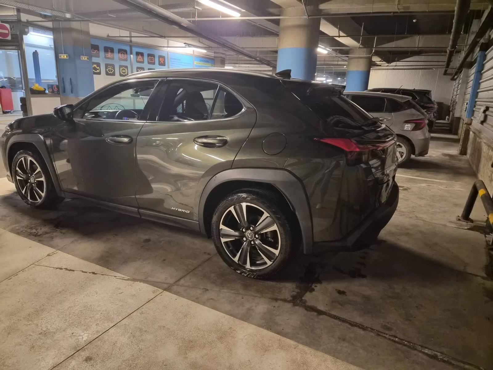 Lexus UX 250h, снимка 6 - Автомобили и джипове - 54483103