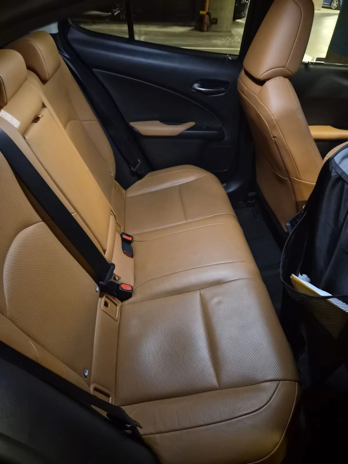 Lexus UX 250h, снимка 15 - Автомобили и джипове - 54483103