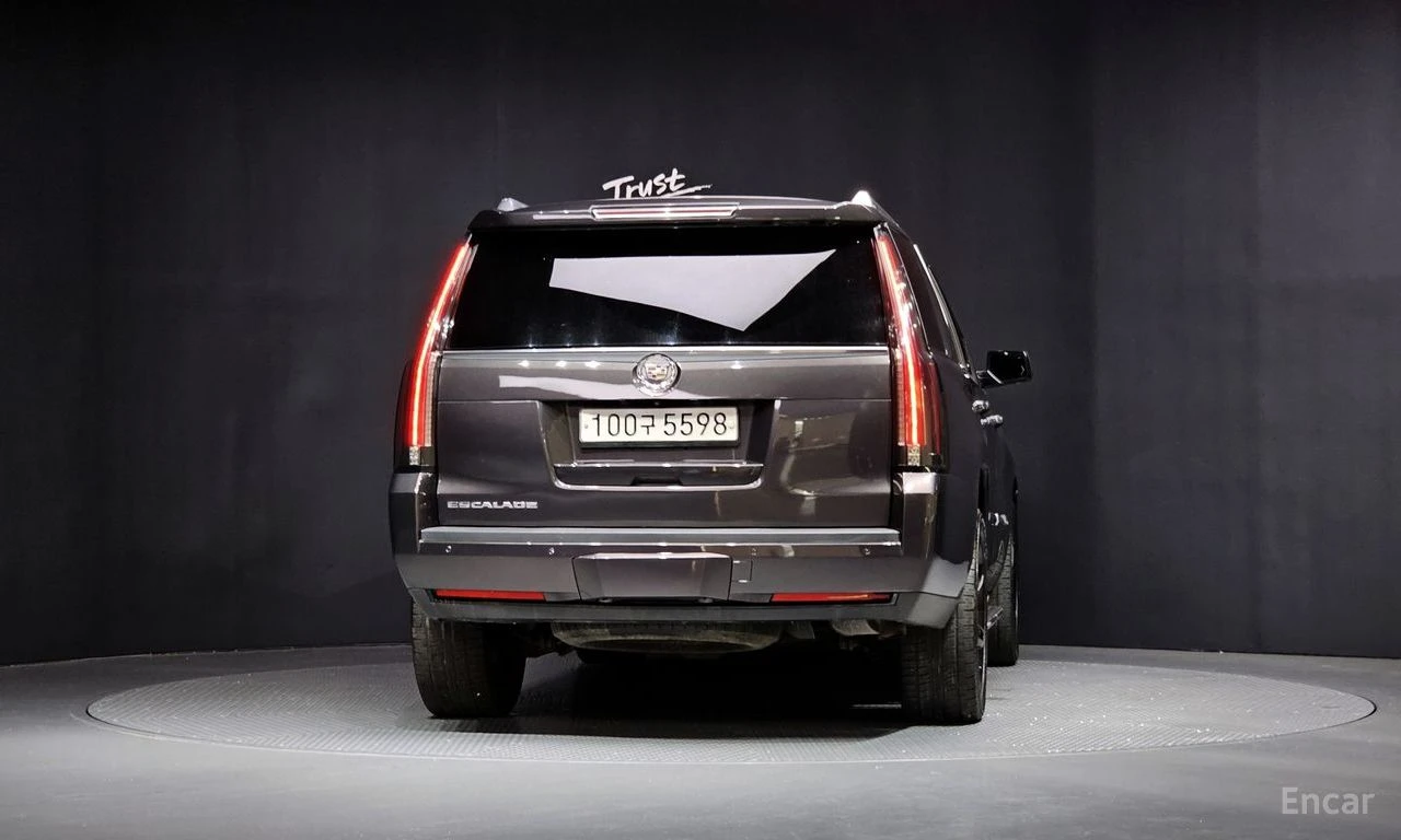 Cadillac Escalade 6.2* V8* ПОДГРЕВ* ОБДУХВАНЕ* МАСАЖ* КЕЙЛЕС* КАМЕРА, снимка 4 - Автомобили и джипове - 54571984