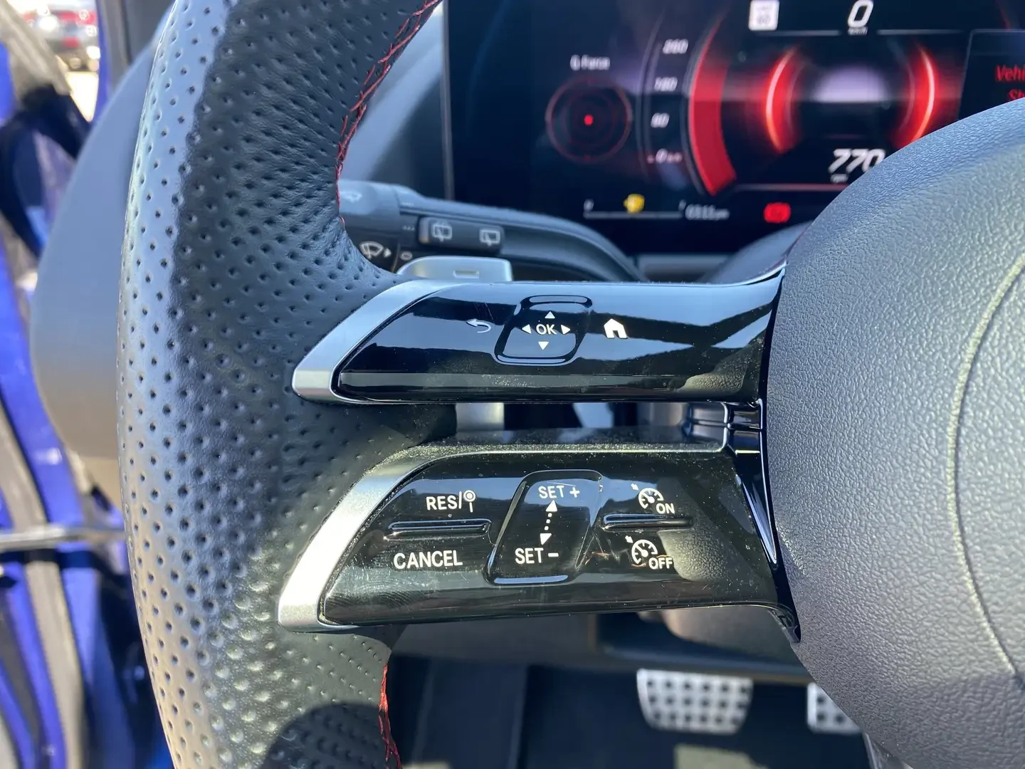 Mercedes-Benz GLA 250 4MATIC AMG, снимка 10 - Автомобили и джипове - 54837437