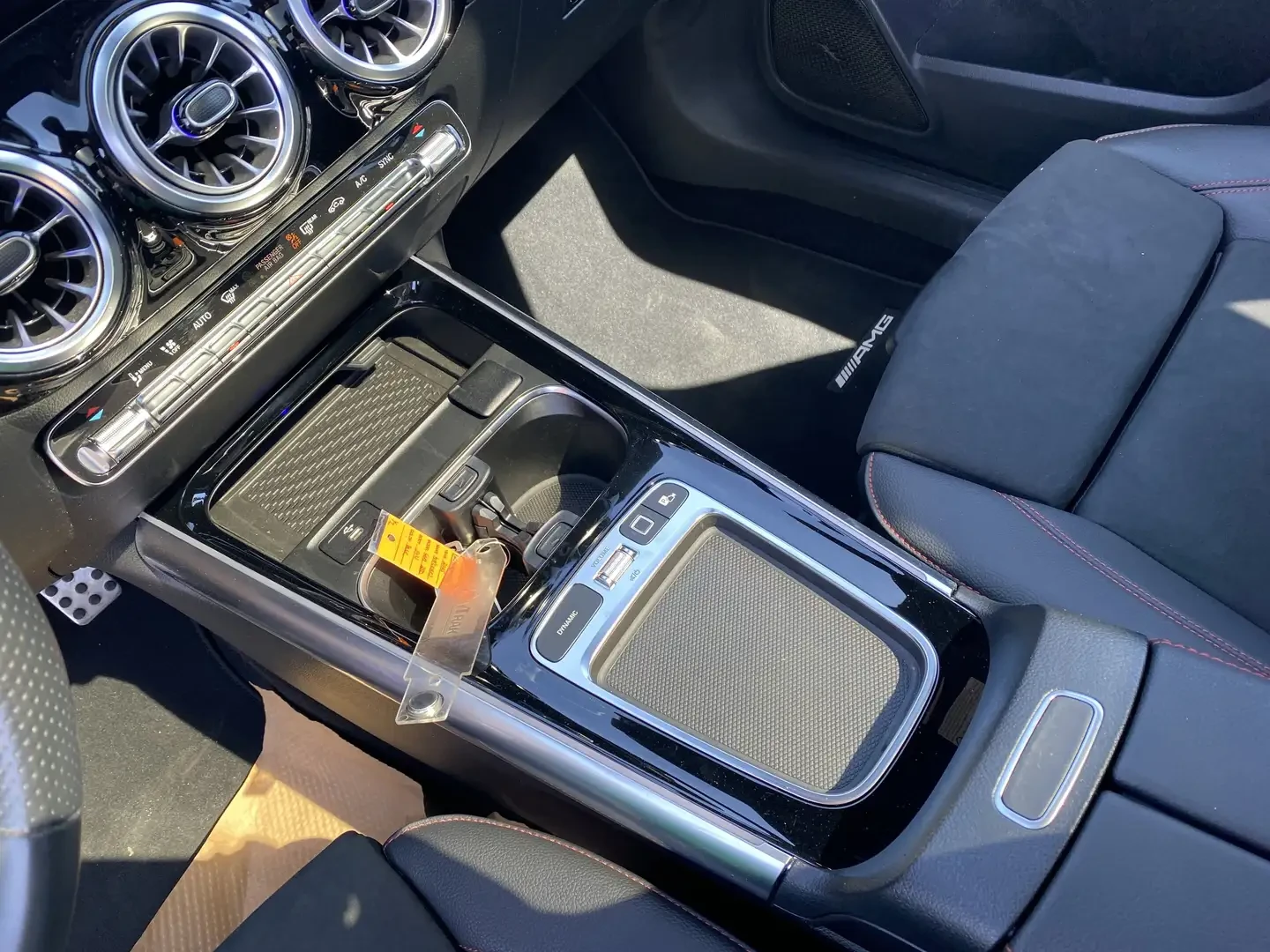 Mercedes-Benz GLA 250 4MATIC AMG, снимка 13 - Автомобили и джипове - 54837437