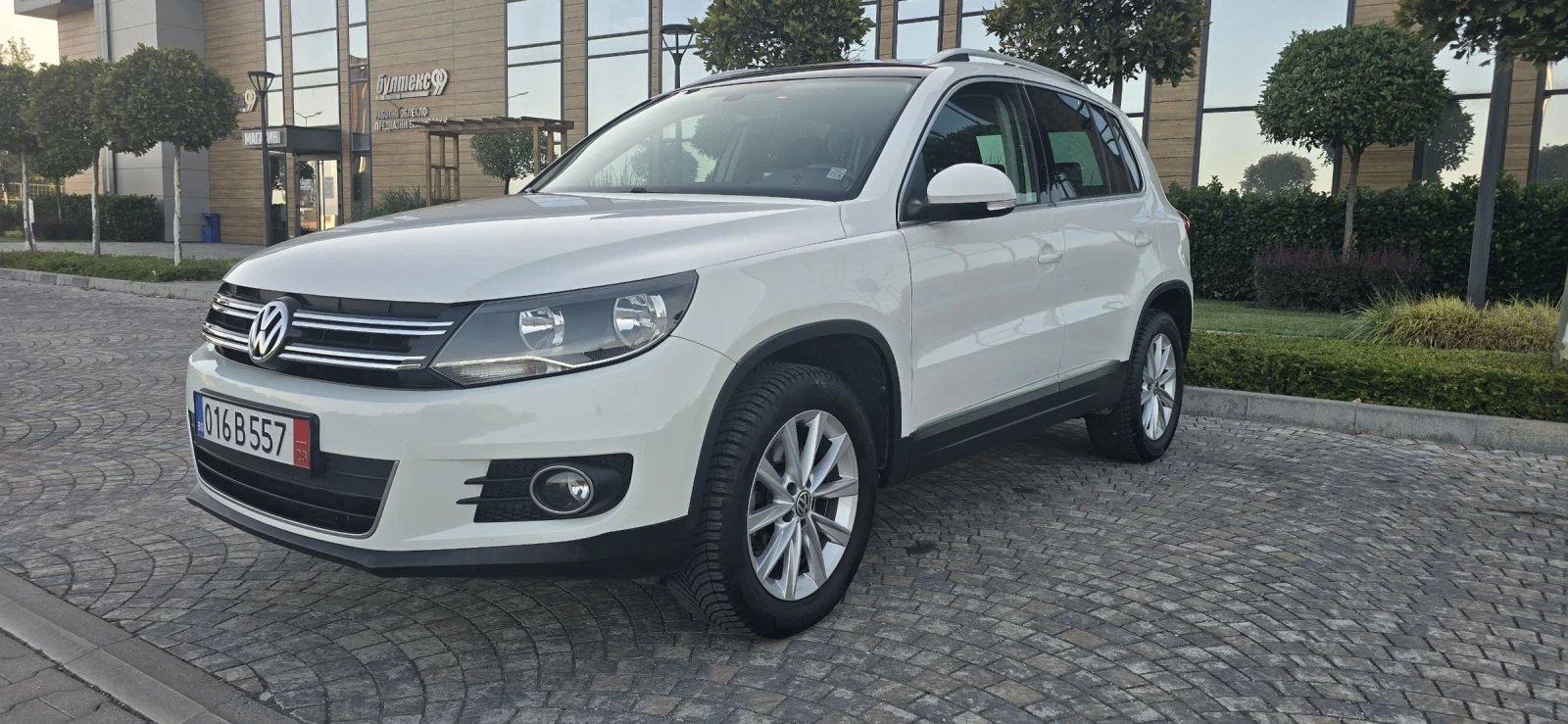 VW Tiguan 2.0 TDI* 140к.с. * 4x4* ЛИЗИНГ* , снимка 3 - Автомобили и джипове - 55477978