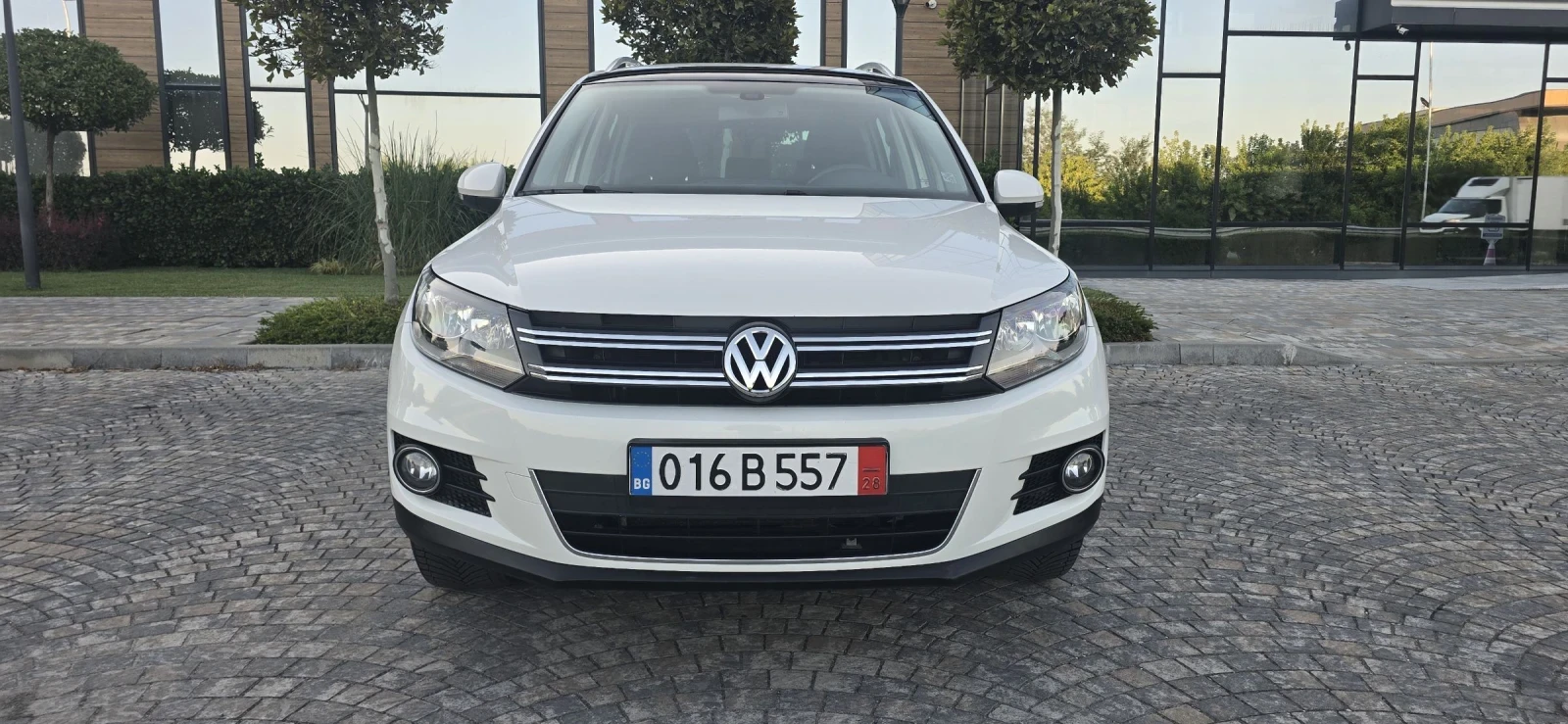 VW Tiguan 2.0 TDI* 140к.с. * 4x4* ЛИЗИНГ* , снимка 2 - Автомобили и джипове - 55477978