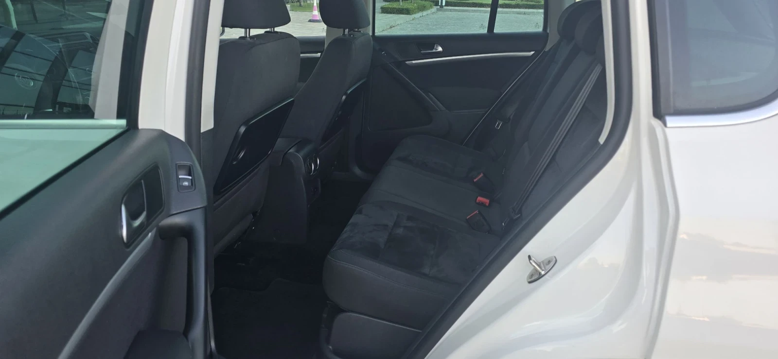 VW Tiguan 2.0 TDI* 140к.с. * 4x4* ЛИЗИНГ* , снимка 13 - Автомобили и джипове - 55477978