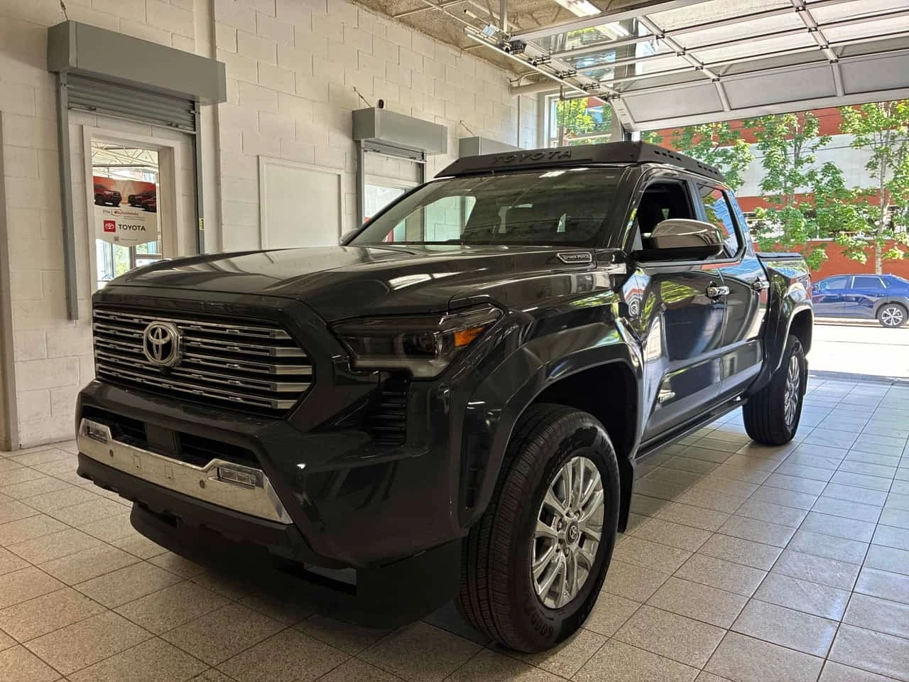 Toyota Tacoma * Hybrid * CARFAX * ��� ������������ ������ | Mobile.bg � ����������� 1