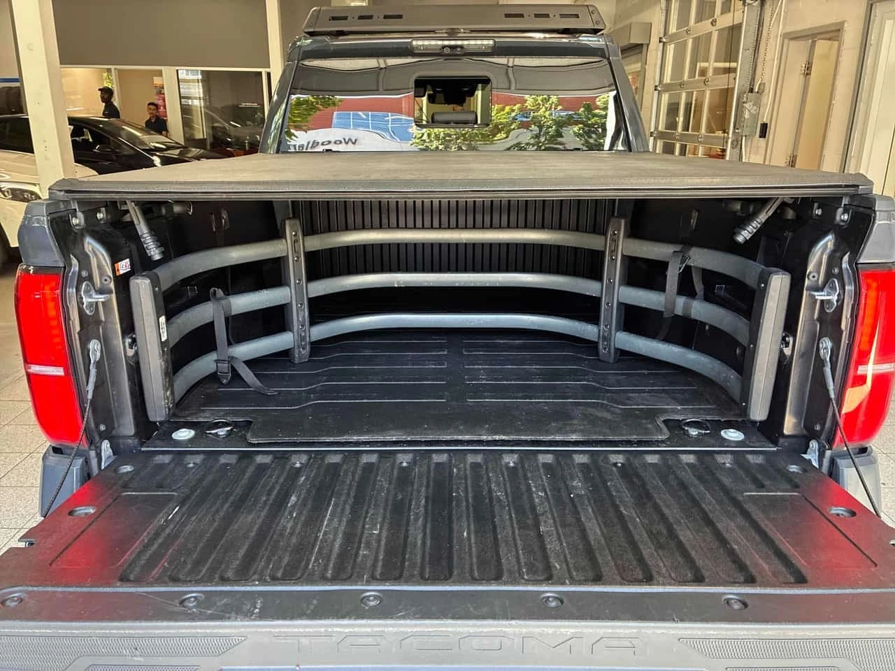 Toyota Tacoma * Hybrid * CARFAX * ��� ������������ ������ | Mobile.bg � ����������� 13