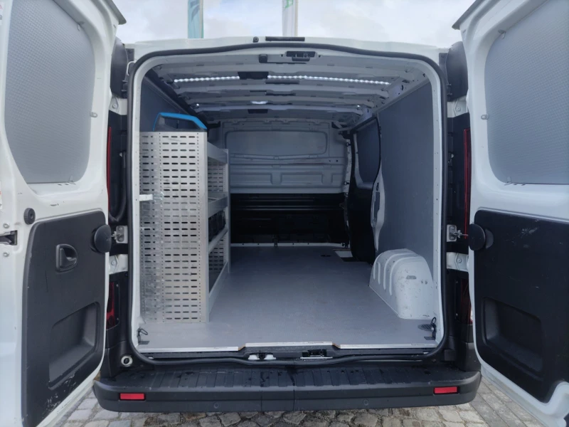 Renault Trafic 2.0dCi L2H1, снимка 12 - Бусове и автобуси - 53453165