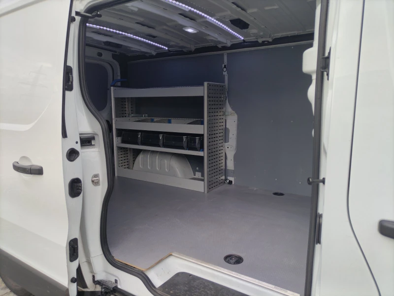 Renault Trafic 2.0dCi L2H1, снимка 14 - Бусове и автобуси - 53453165