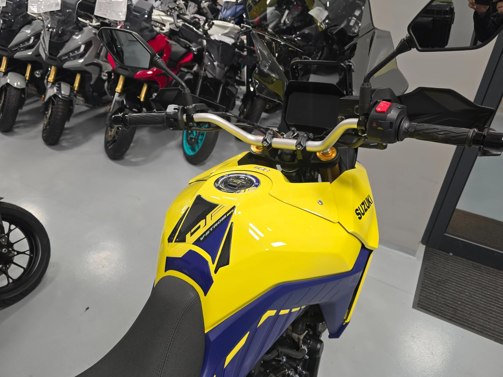 Suzuki V-strom 800 DE, ABS-TCS, 10.2023�. | Mobile.bg � ����������� 11