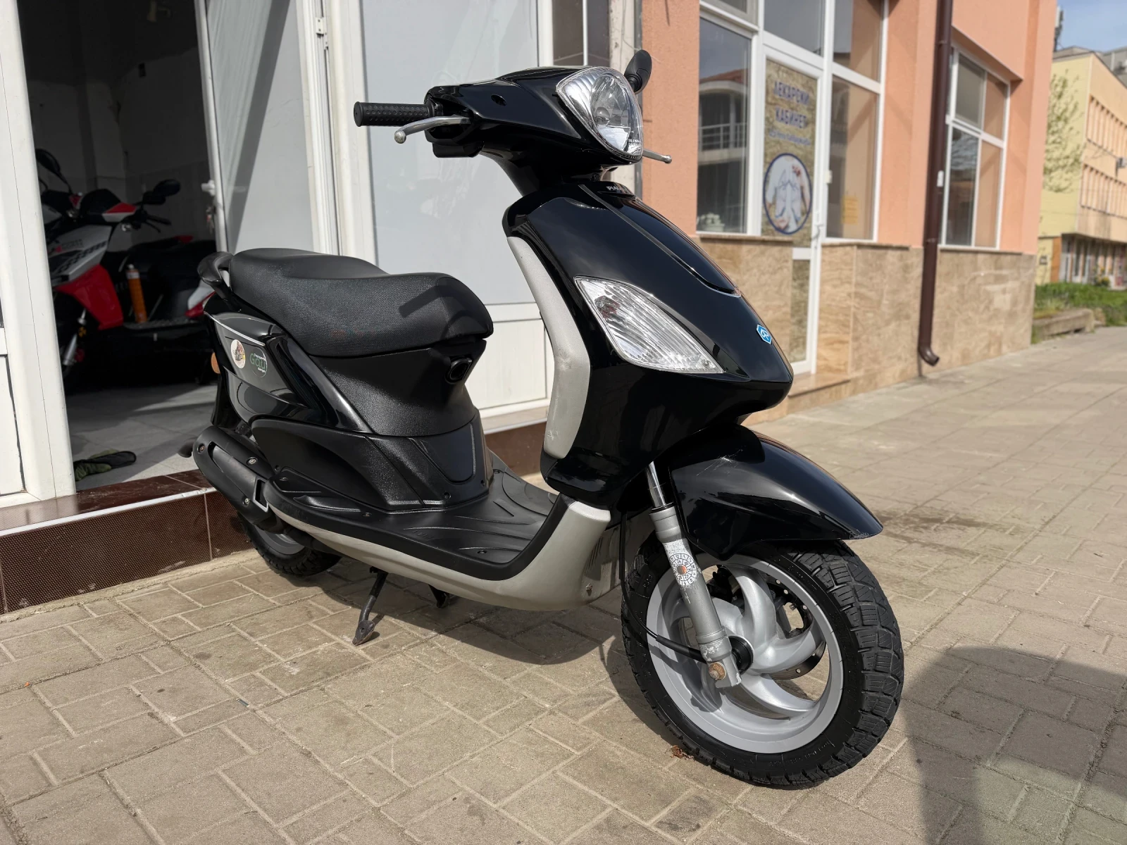Piaggio Fly 50