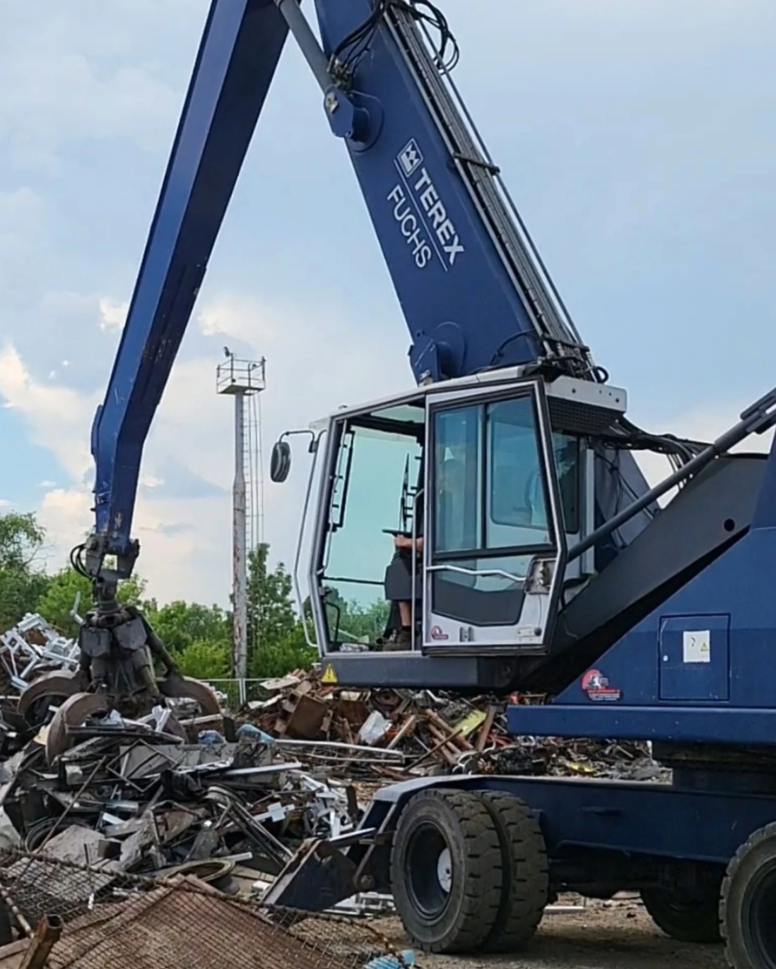 Багер Fuchs MHL 340 - изображение 5