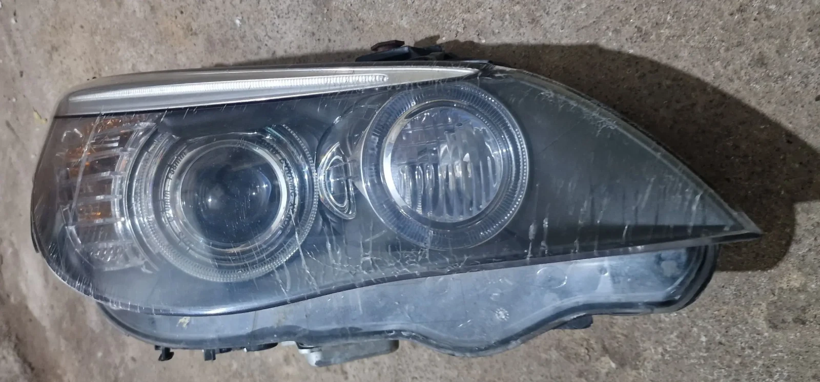 BMW E60 Face-lift десен фар, снимка 2 - Части - 53960333