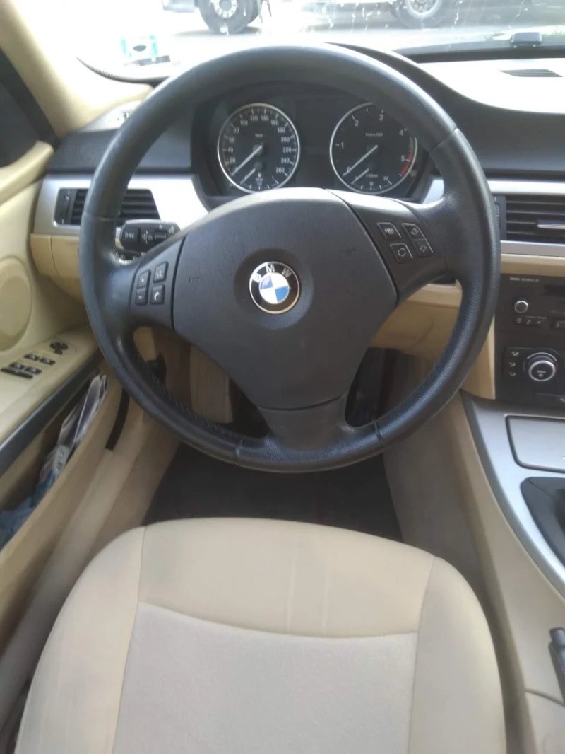 BMW 320, снимка 4 - Автомобили и джипове - 47892038