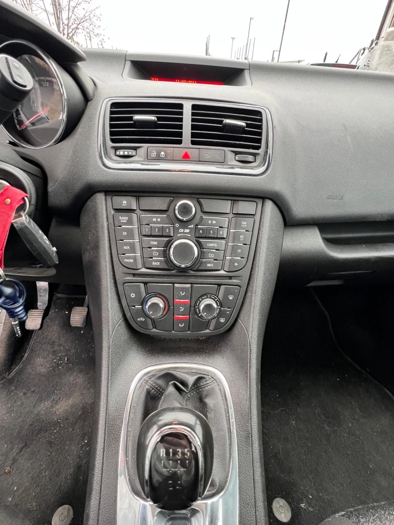 Opel Meriva 1.3D EURO 5B, снимка 14 - Автомобили и джипове - 47980786