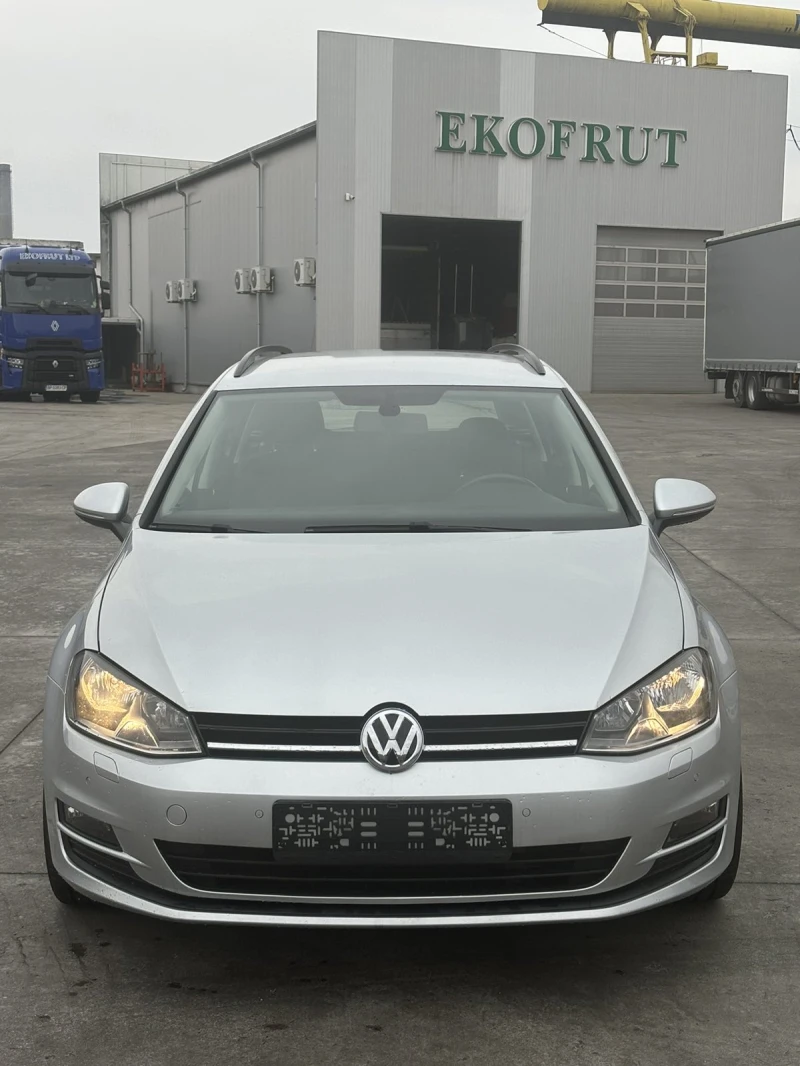 VW Golf 7 1.6 Tdi Перфектен, снимка 1 - Автомобили и джипове - 49008487