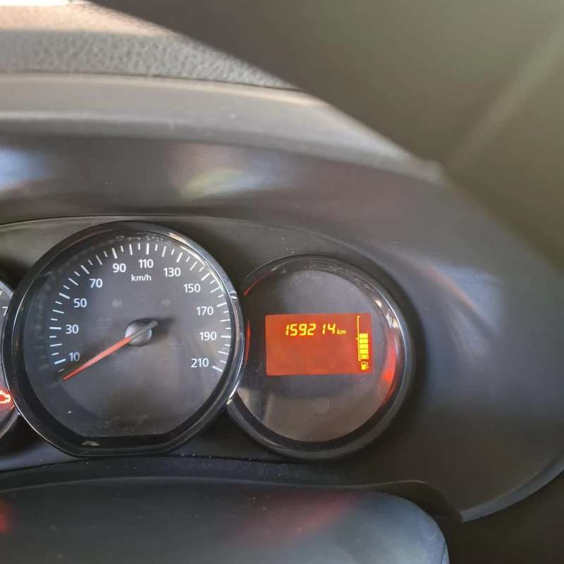 Dacia Dokker 1.6 ГАЗ Sce ambiance , снимка 5 - Автомобили и джипове - 52473334