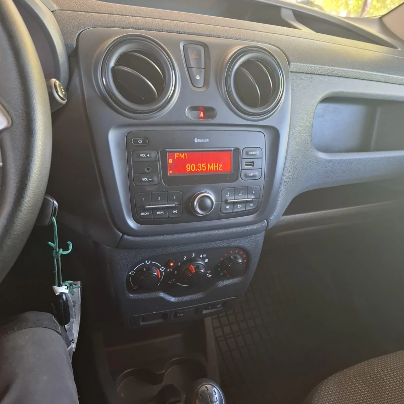 Dacia Dokker 1.6 ГАЗ Sce ambiance , снимка 6 - Автомобили и джипове - 52473334