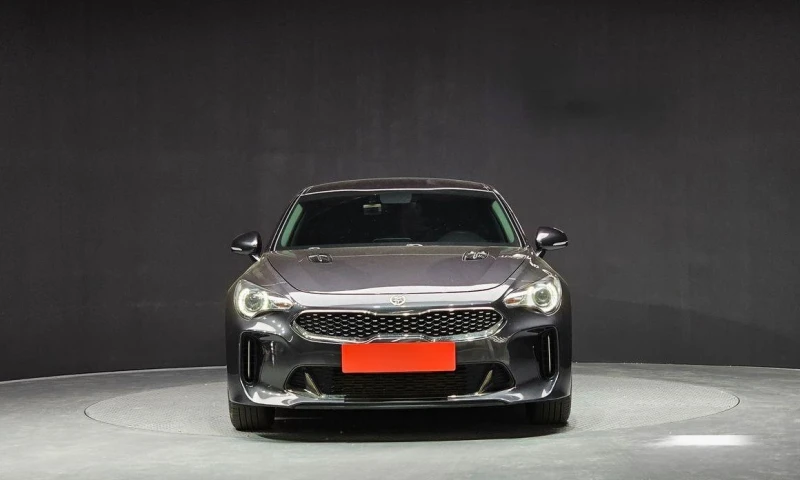 Kia Stinger 2.2 Diesel 2WD * НАЙ-ДОБРА ЦЕНА В БЪЛГАРИЯ* , снимка 3 - Автомобили и джипове - 51965361