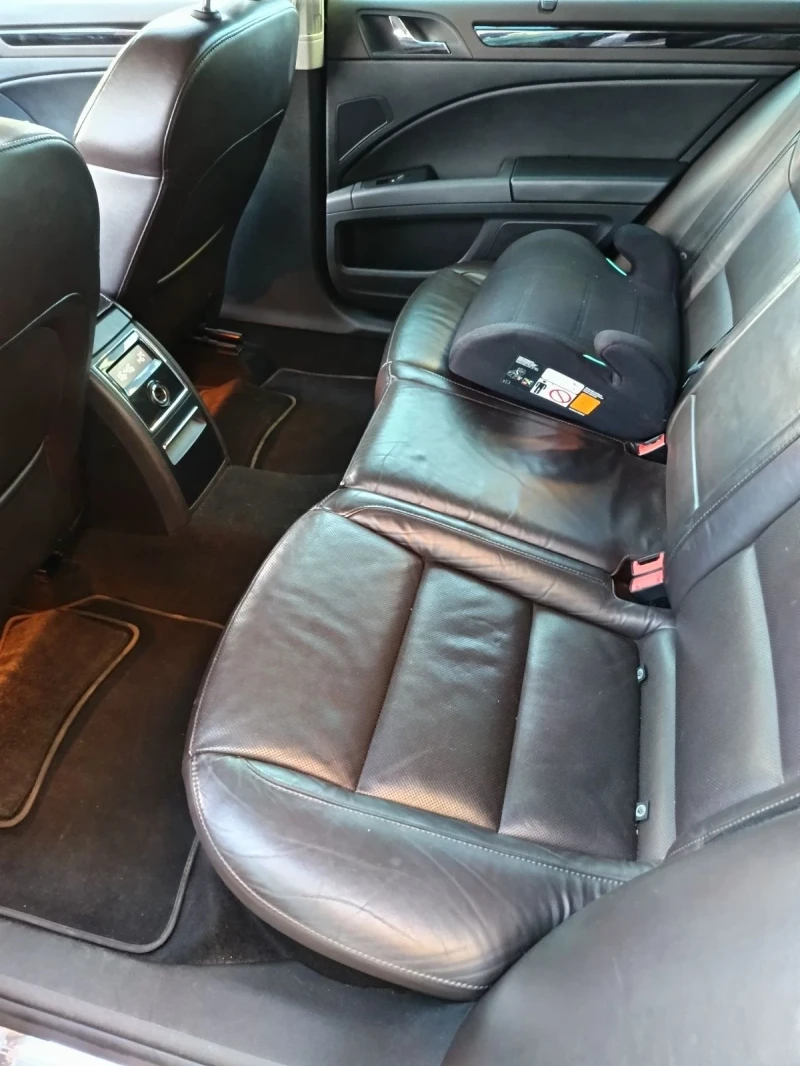 Skoda Superb Laurin&Klement 4x4, снимка 13 - Автомобили и джипове - 52302345