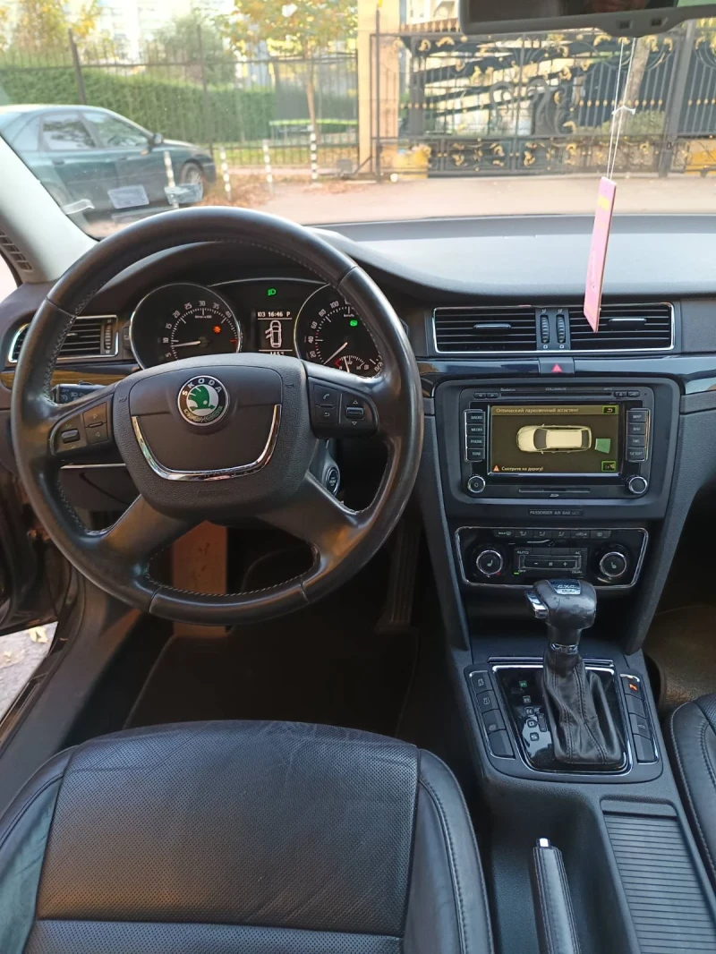 Skoda Superb Laurin&Klement 4x4, снимка 11 - Автомобили и джипове - 52302345