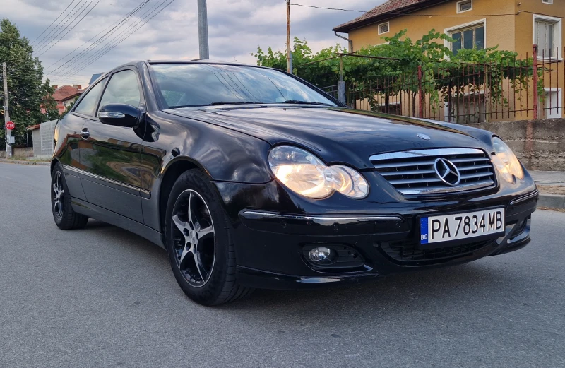 Mercedes-Benz C 220 W203 Sport Cupe, снимка 2 - Автомобили и джипове - 52349224