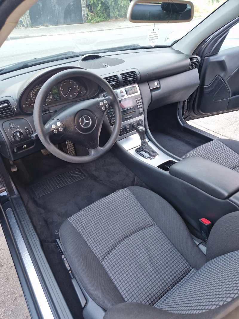 Mercedes-Benz C 220 W203 Sport Cupe, снимка 13 - Автомобили и джипове - 52349224