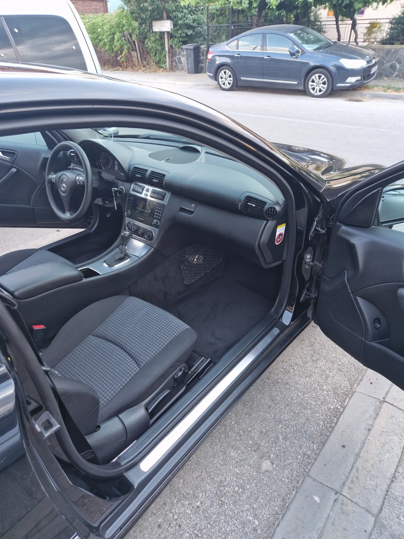 Mercedes-Benz C 220 W203 Sport Cupe, снимка 15 - Автомобили и джипове - 52349224