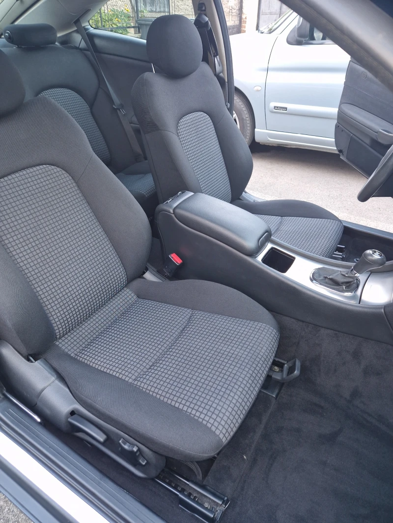 Mercedes-Benz C 220 W203 Sport Cupe, снимка 14 - Автомобили и джипове - 52349224