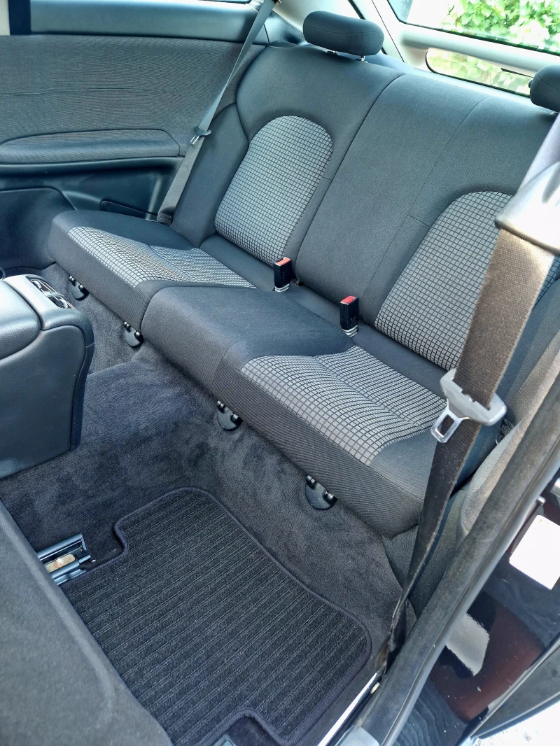 Mercedes-Benz C 220 W203 Sport Cupe, снимка 17 - Автомобили и джипове - 52349224