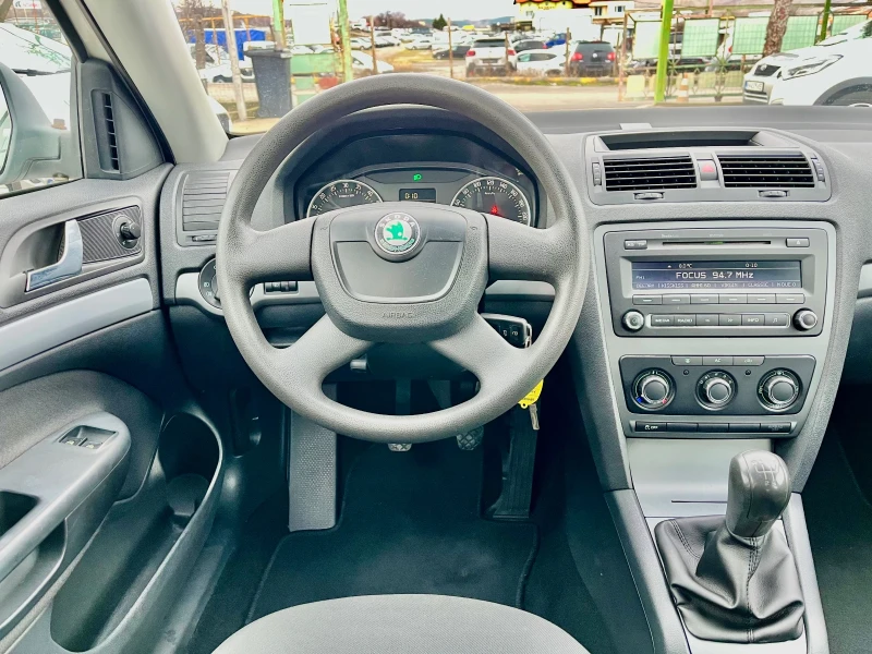 Skoda Octavia 1.6 TDI SW, снимка 10 - Автомобили и джипове - 53432260
