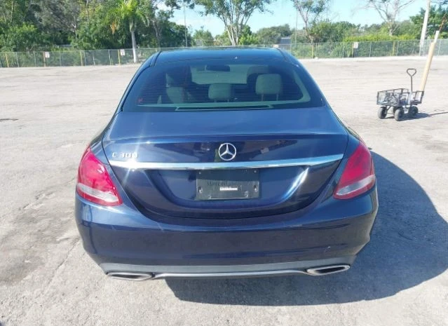 Mercedes-Benz C 300 2.0L I-4 DI, DOHC, VVT, TURBO, снимка 7 - Автомобили и джипове - 47712632