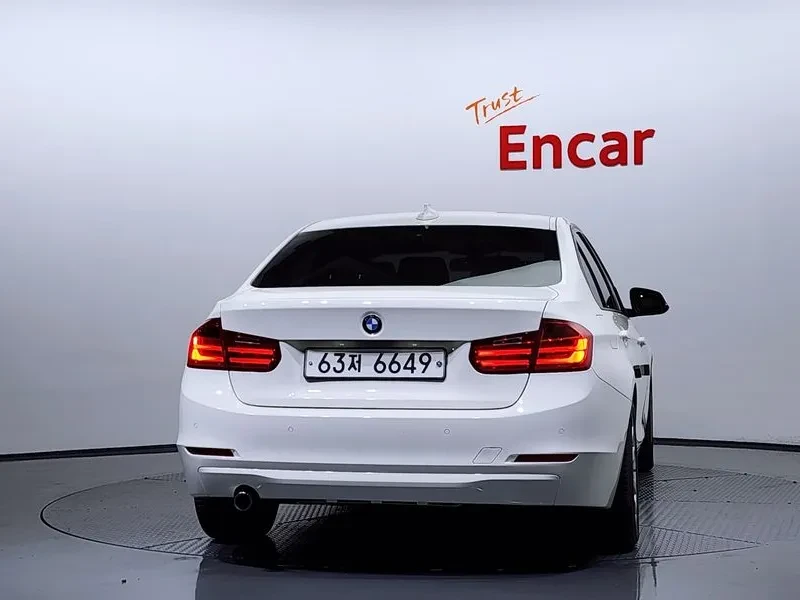 BMW 320, снимка 4 - Автомобили и джипове - 52470499