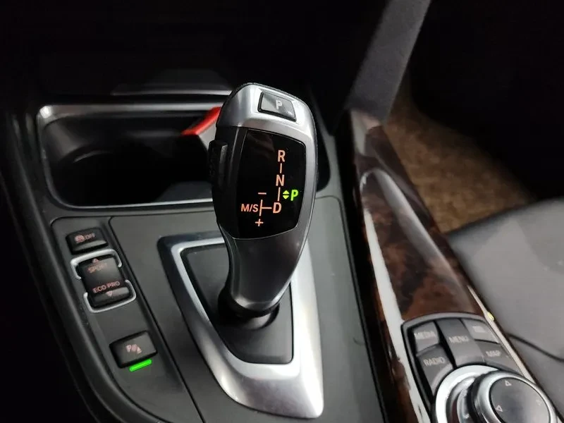 BMW 320, снимка 9 - Автомобили и джипове - 52470499