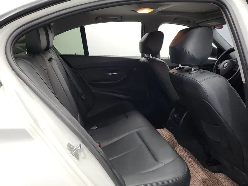 BMW 320, снимка 12 - Автомобили и джипове - 52470499