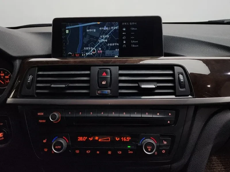 BMW 320, снимка 16 - Автомобили и джипове - 52470499