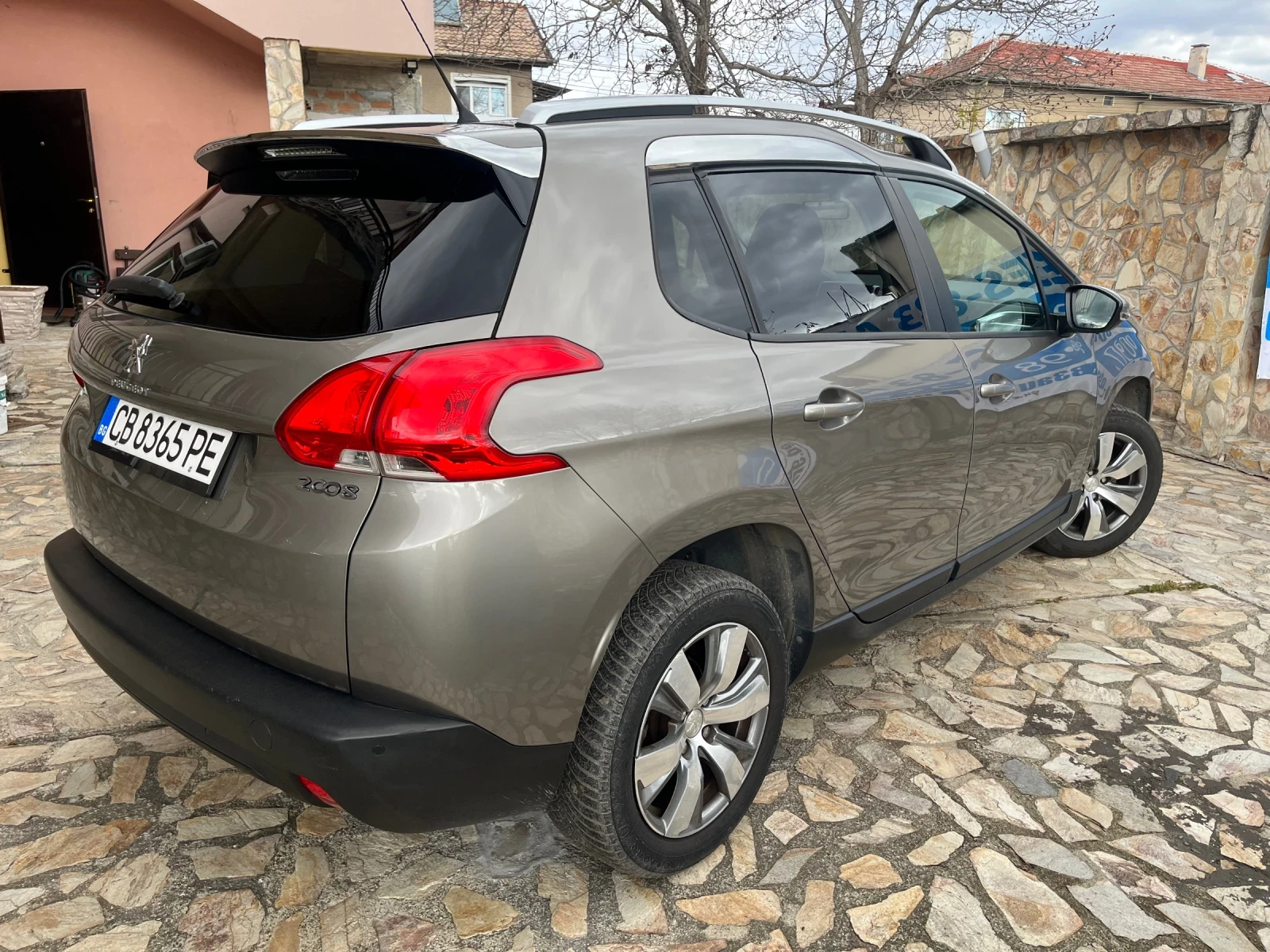 Peugeot 2008 * NAVI* LED* 1.2i* 80000km*  - изображение 6