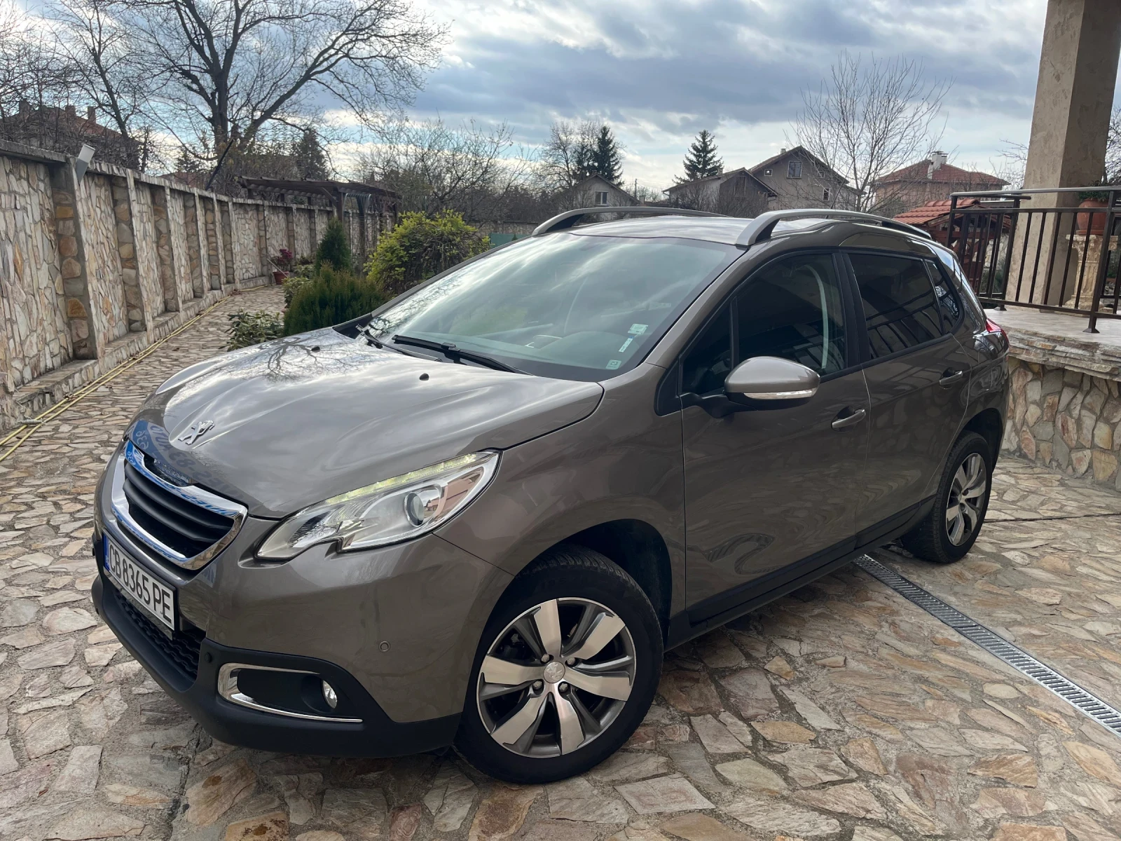 Peugeot 2008 * NAVI* LED* 1.2i* 80000km*  - изображение 3